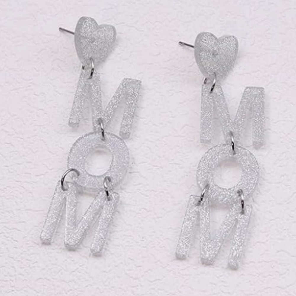 Mom earrings silver color with heart